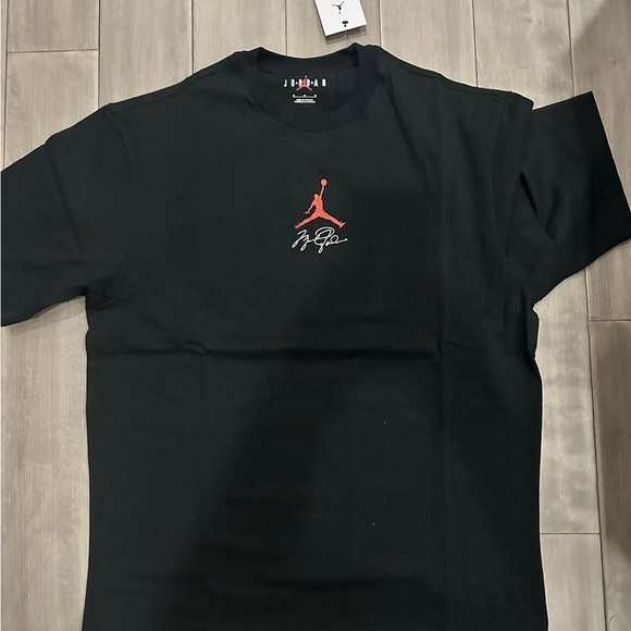 Black Jordan Tee - Picture 2 of 2